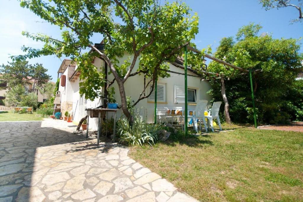 Sunny Grandma'S Garden Apartment Baška Extérieur photo